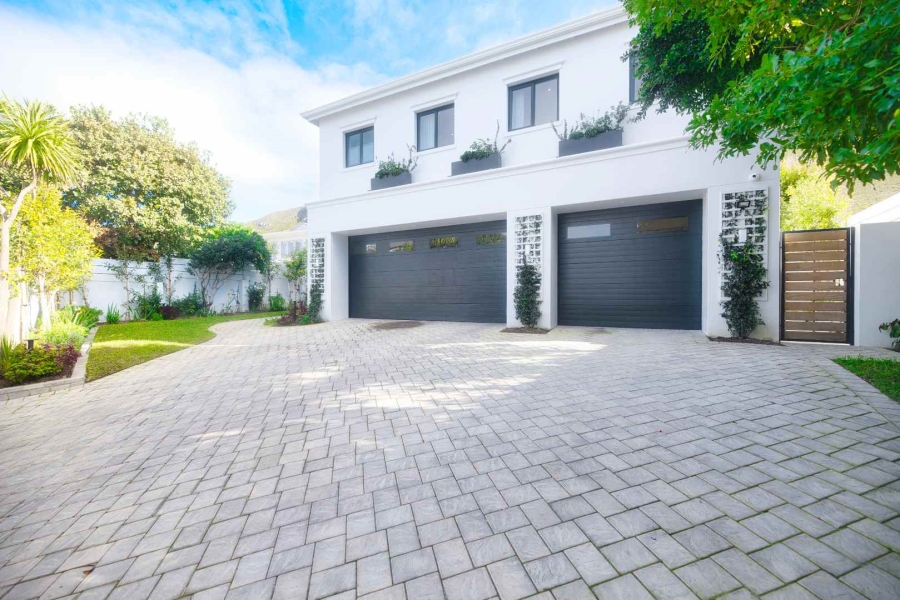 6 Bedroom Property for Sale in Hermanus Heights Western Cape